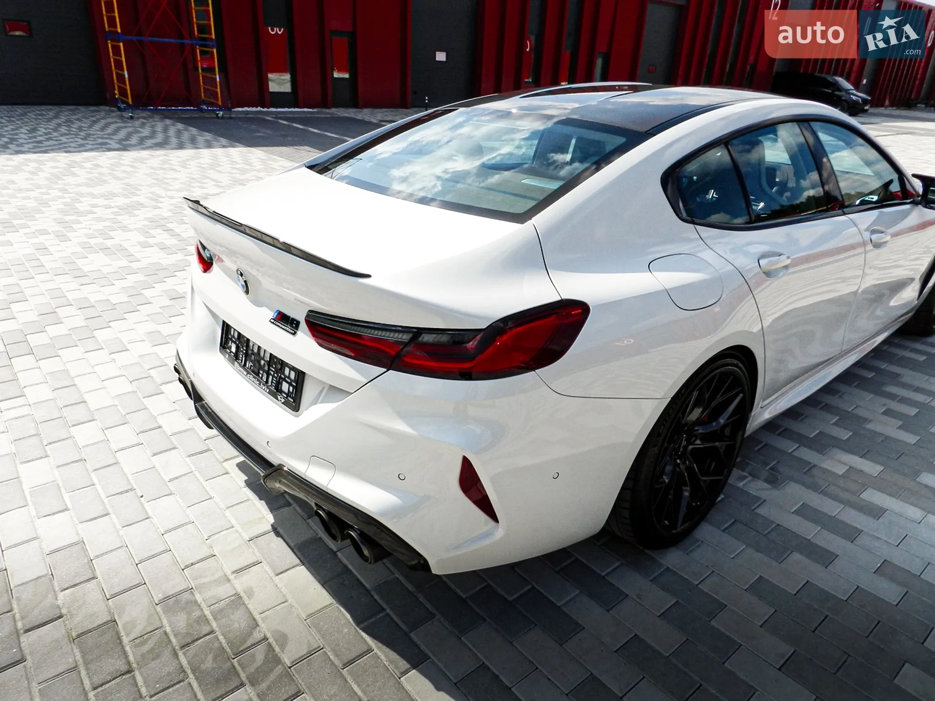 2022 BMW M8 - мініатюра 12