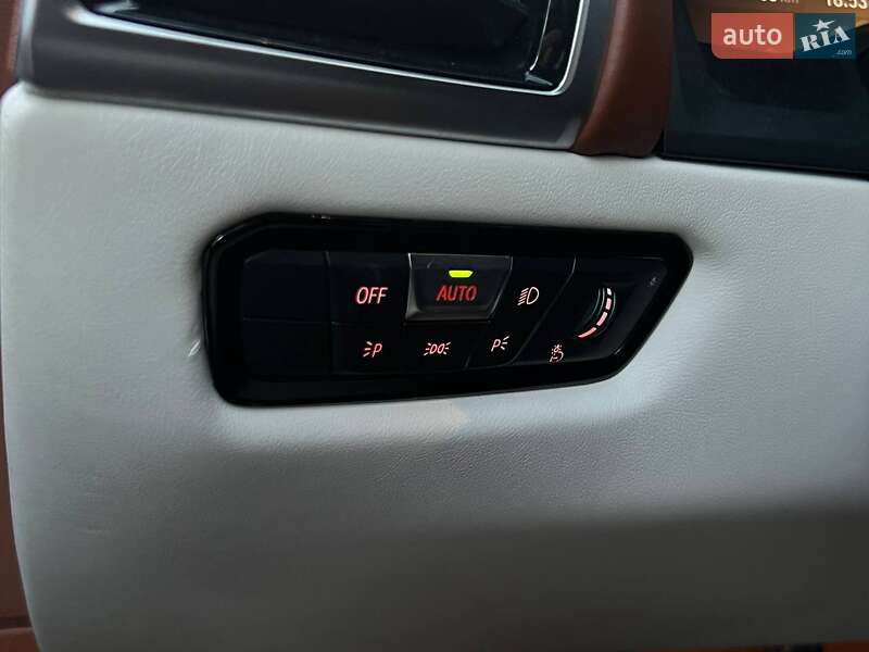 Купе BMW M8 2019 в Киеве фото 18 Купе BMW M8 2019 в Киеве