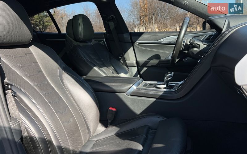 Купе BMW M8 2019 в Львове