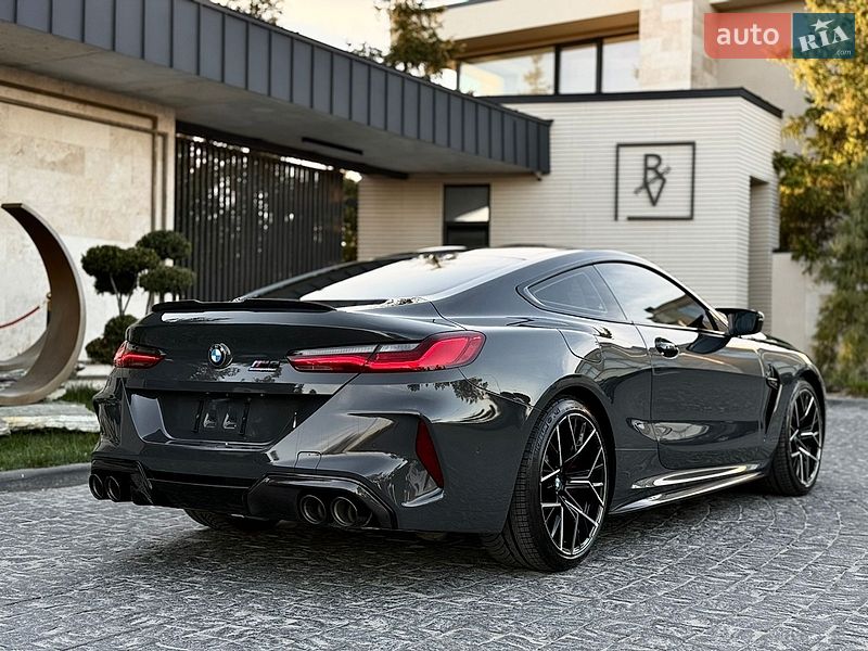 Купе BMW M8 2023 в Львове