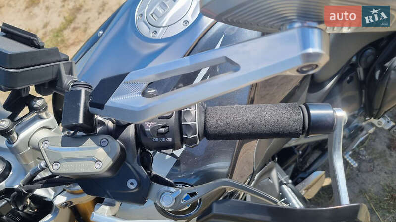 Мотоцикл Без обтекателей (Naked bike) BMW R 1250R 2021 в Горишних Плавнях