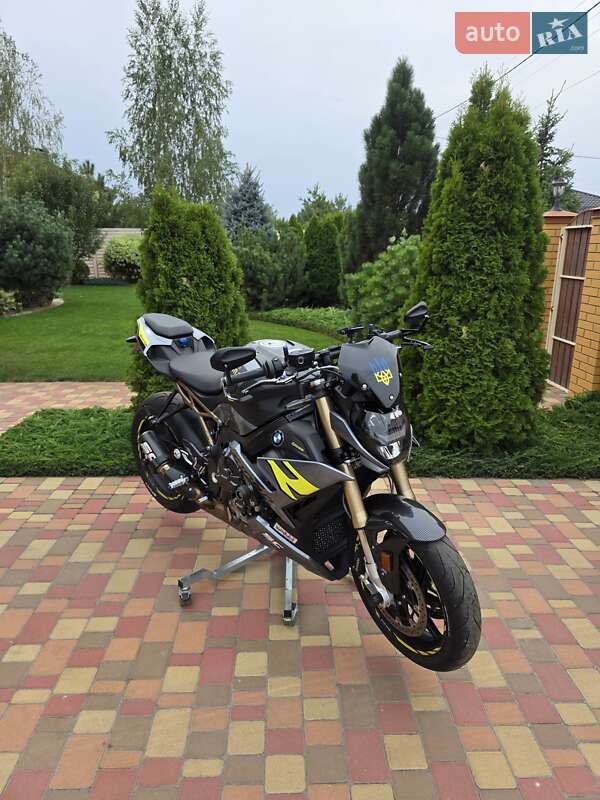 Мотоцикл Без обтекателей (Naked bike) BMW S 1000R 2023 в Днепре фото 4 Мотоцикл Без обтекателей (Naked bike) BMW S 1000R 2023 в Днепре