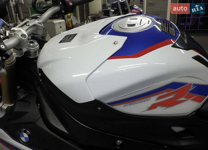 Мотоцикл Без обтекателей (Naked bike) BMW S 1000R 2018 в Нежине фото 11 Мотоцикл Без обтекателей (Naked bike) BMW S 1000R 2018 в Нежине