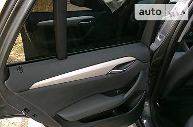 Позашляховик / Кросовер BMW X1 2013 в 