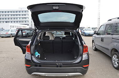 Позашляховик / Кросовер BMW X1 2013 в 