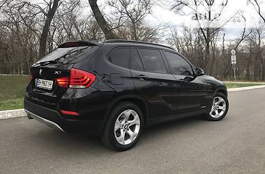 Позашляховик / Кросовер BMW X1 2014 в 