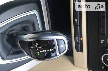 Позашляховик / Кросовер BMW X1 2014 в 