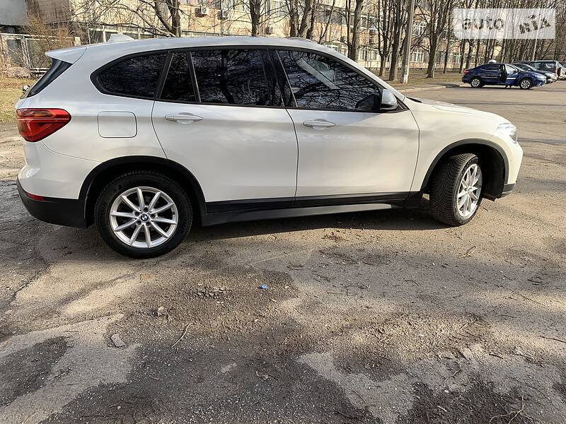 Позашляховик / Кросовер BMW X1 2016 в Києві