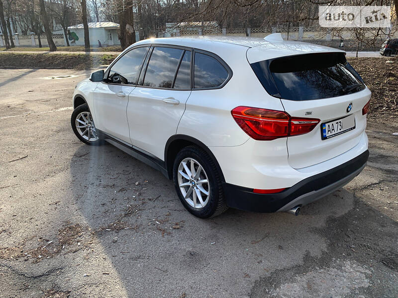 Позашляховик / Кросовер BMW X1 2016 в Києві