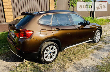 Позашляховик / Кросовер BMW X1 2010 в 