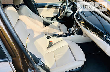 Позашляховик / Кросовер BMW X1 2010 в 