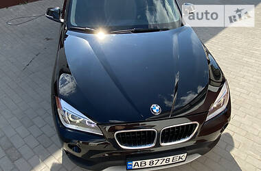 Позашляховик / Кросовер BMW X1 2012 в 