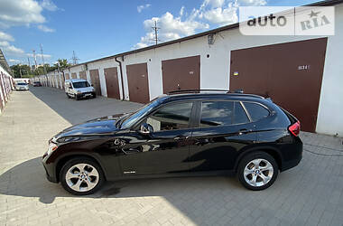 Позашляховик / Кросовер BMW X1 2012 в 