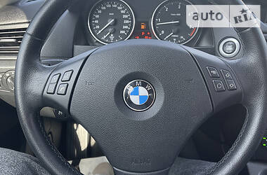 Внедорожник / Кроссовер BMW X1 2011 в Черновцах