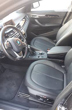 Позашляховик / Кросовер BMW X1 2017 в 