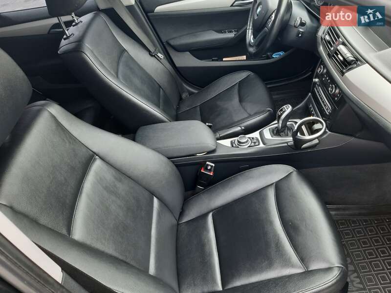 Внедорожник / Кроссовер BMW X1 2013 в Хусте