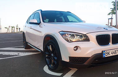 Позашляховик / Кросовер BMW X1 2013 в Рівному