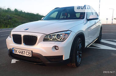 Позашляховик / Кросовер BMW X1 2013 в Рівному