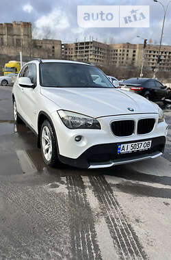 Позашляховик / Кросовер BMW X1 2012 в 