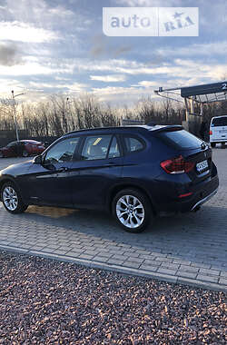 Позашляховик / Кросовер BMW X1 2013 в 
