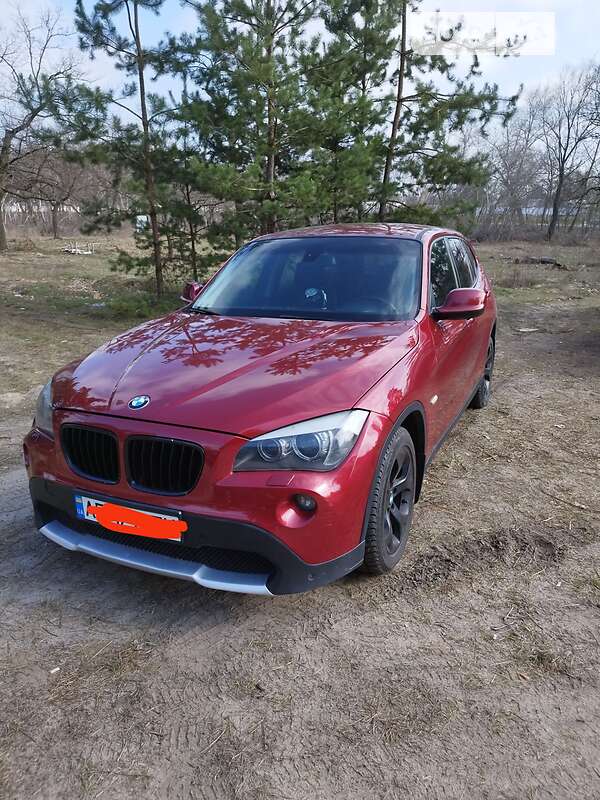 Позашляховик / Кросовер BMW X1 2010 в 