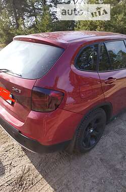 Позашляховик / Кросовер BMW X1 2010 в 