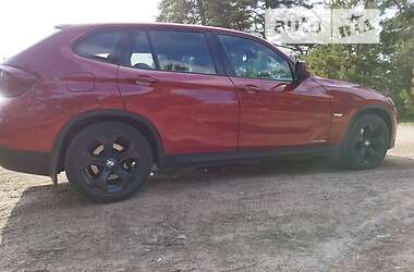 Позашляховик / Кросовер BMW X1 2010 в 
