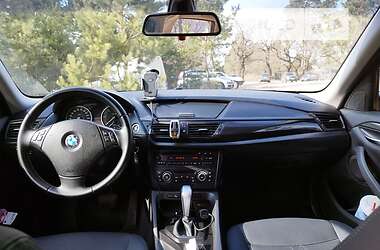 Позашляховик / Кросовер BMW X1 2010 в 