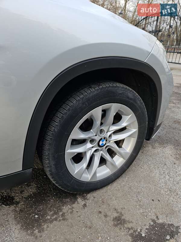 Позашляховик / Кросовер BMW X1 2015 в Коростишеві