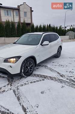 Позашляховик / Кросовер BMW X1 2010 в 