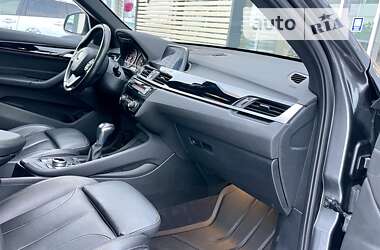 Внедорожник / Кроссовер BMW X1 2018 в 