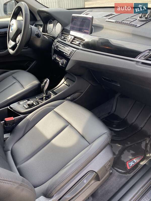 Позашляховик / Кросовер BMW X1 2022 в Тячеві