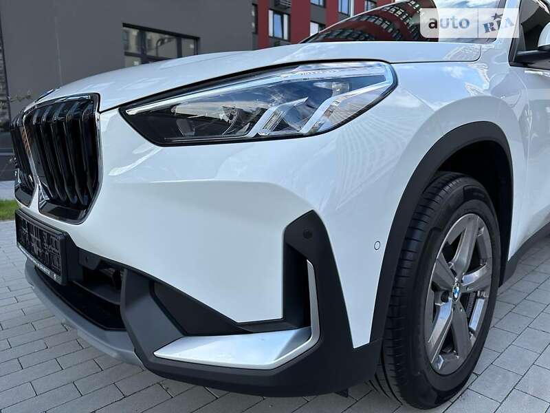 Внедорожник / Кроссовер BMW X1 2023 в Киеве