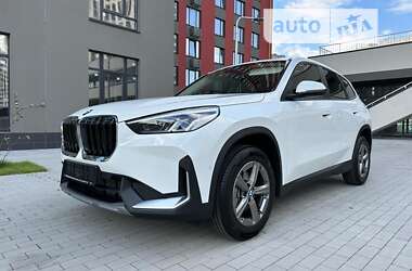 Внедорожник / Кроссовер BMW X1 2023 в Киеве