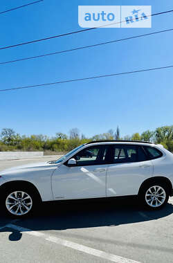 Позашляховик / Кросовер BMW X1 2013 в Києві