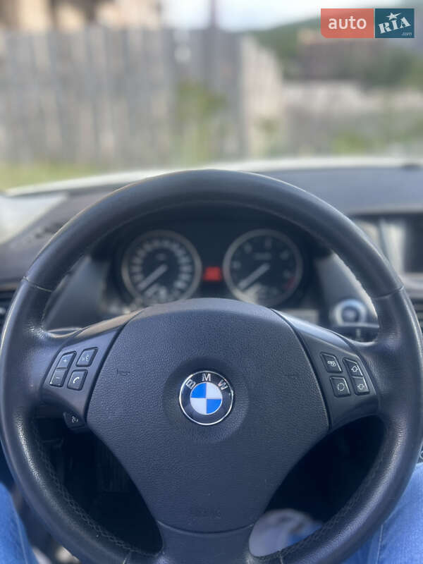 Внедорожник / Кроссовер BMW X1 2012 в Кременце