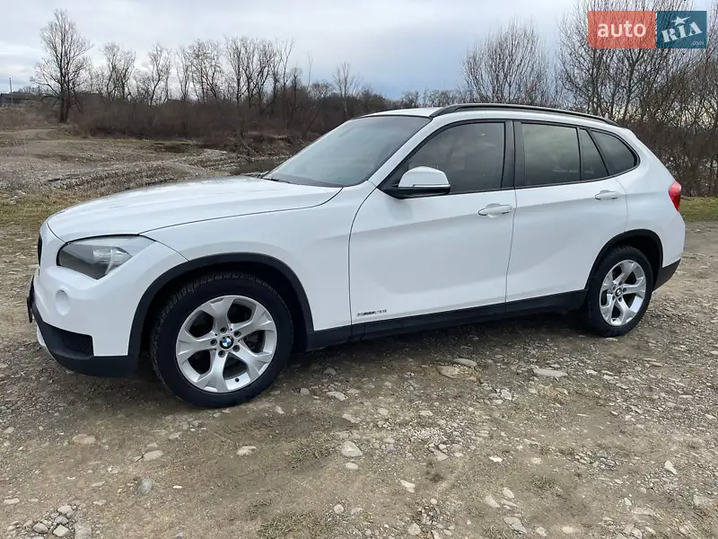Позашляховик / Кросовер BMW X1 2013 в 