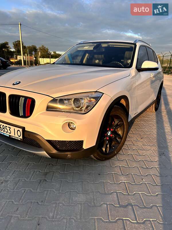 Внедорожник / Кроссовер BMW X1 2012 в Староконстантинове