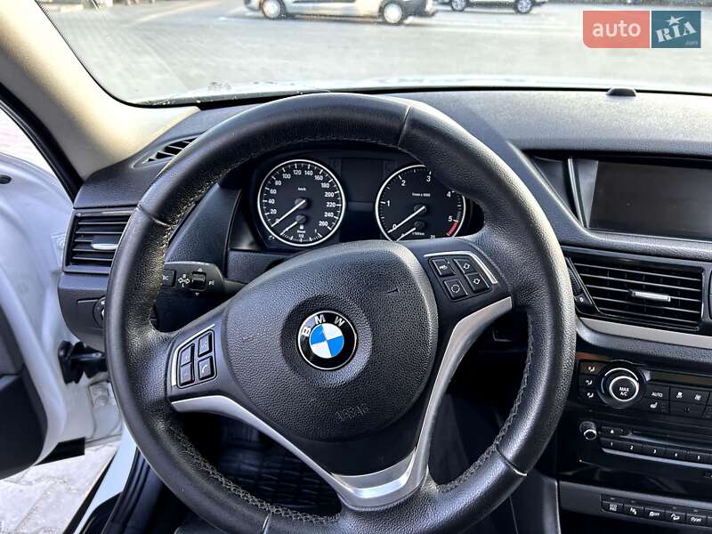 Внедорожник / Кроссовер BMW X1 2012 в Староконстантинове