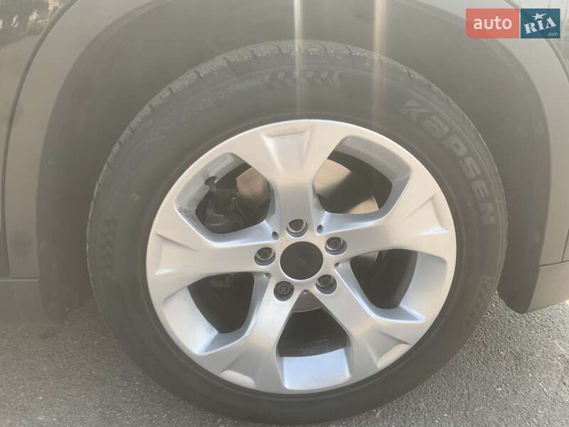 Внедорожник / Кроссовер BMW X1 2011 в Киеве