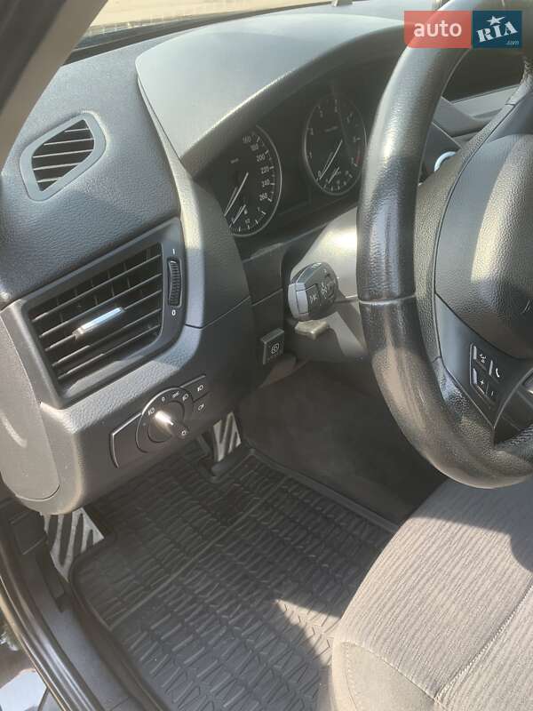 Внедорожник / Кроссовер BMW X1 2011 в Киеве