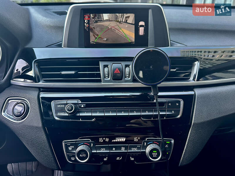 Внедорожник / Кроссовер BMW X1 2016 в Киеве