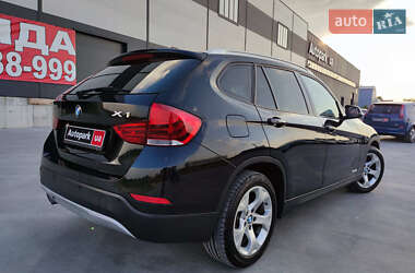 Позашляховик / Кросовер BMW X1 2014 в 