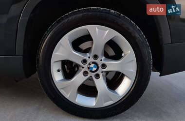 Позашляховик / Кросовер BMW X1 2014 в 