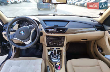 Позашляховик / Кросовер BMW X1 2014 в 
