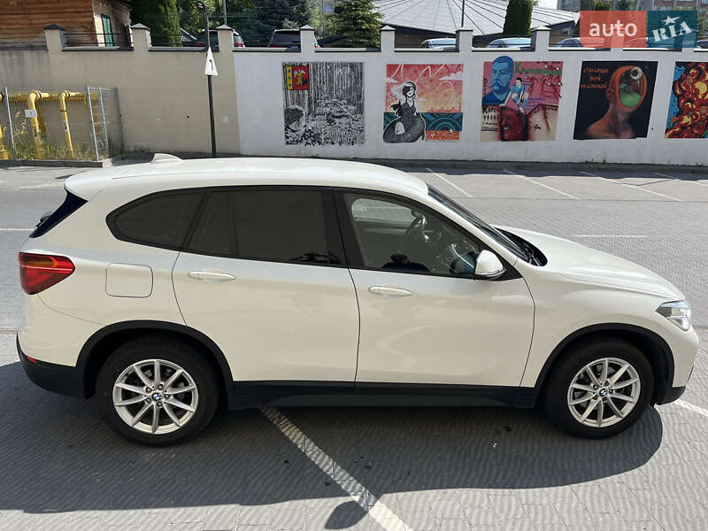 Внедорожник / Кроссовер BMW X1 2017 в Львове