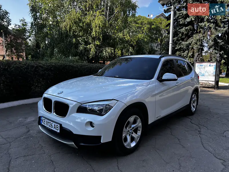 Позашляховик / Кросовер BMW X1 2013 в 