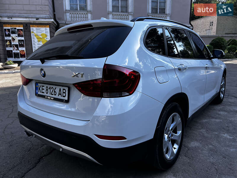 Внедорожник / Кроссовер BMW X1 2013 в Каменском