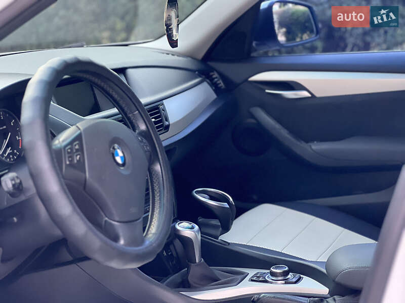 Внедорожник / Кроссовер BMW X1 2013 в Каменском