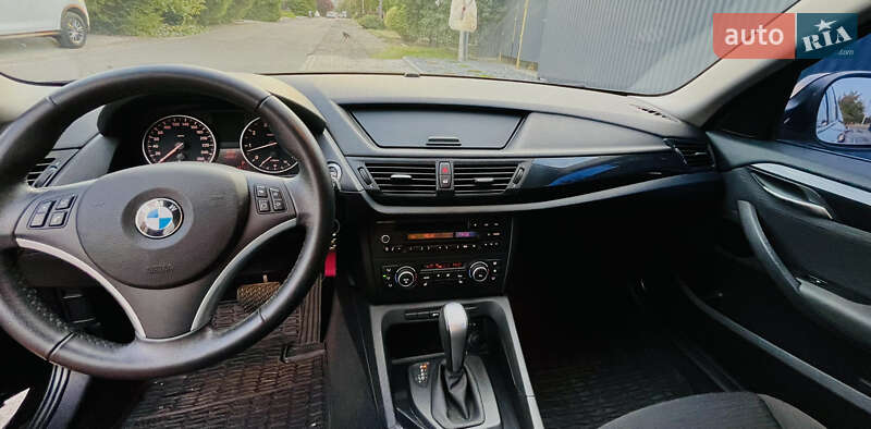 Внедорожник / Кроссовер BMW X1 2011 в Луцке